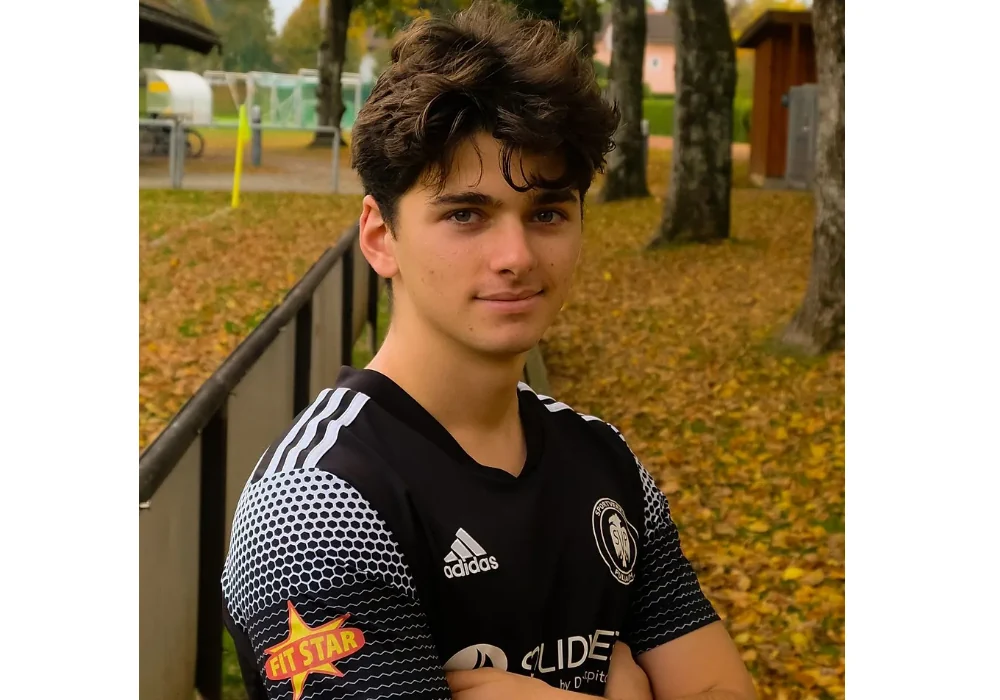 Яннис Гюллуян (Yannis Güllüyan)