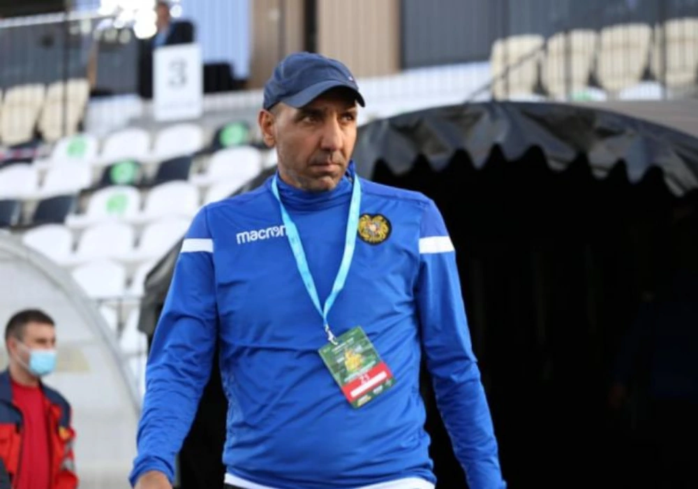 Рафаэль Назарян покинул пост тренера молодежной сборной Армении