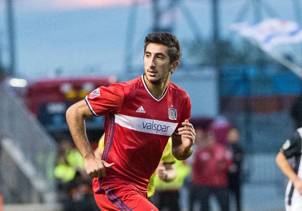 «Давид Аршакян единственный футболист, с котором я вынужден говорить, стоя на стуле» — шотландский тренер