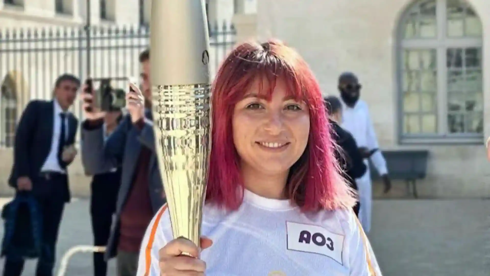 Elmira Karapetyan ran with the Olympic flame in Paris (video)