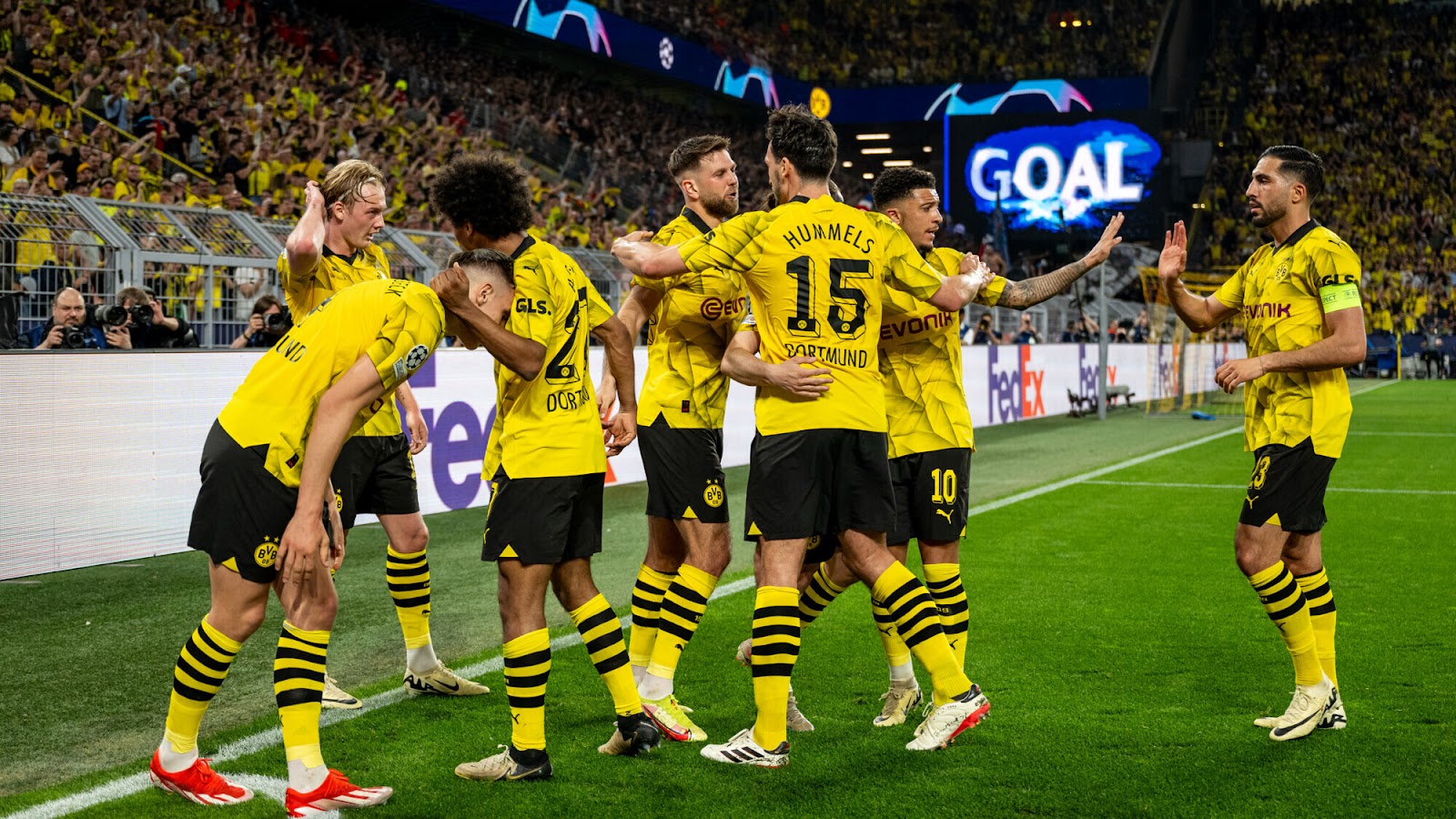 Аугсбург – Боруссия Д футбол Аугсбург – Боруссия Д футбол