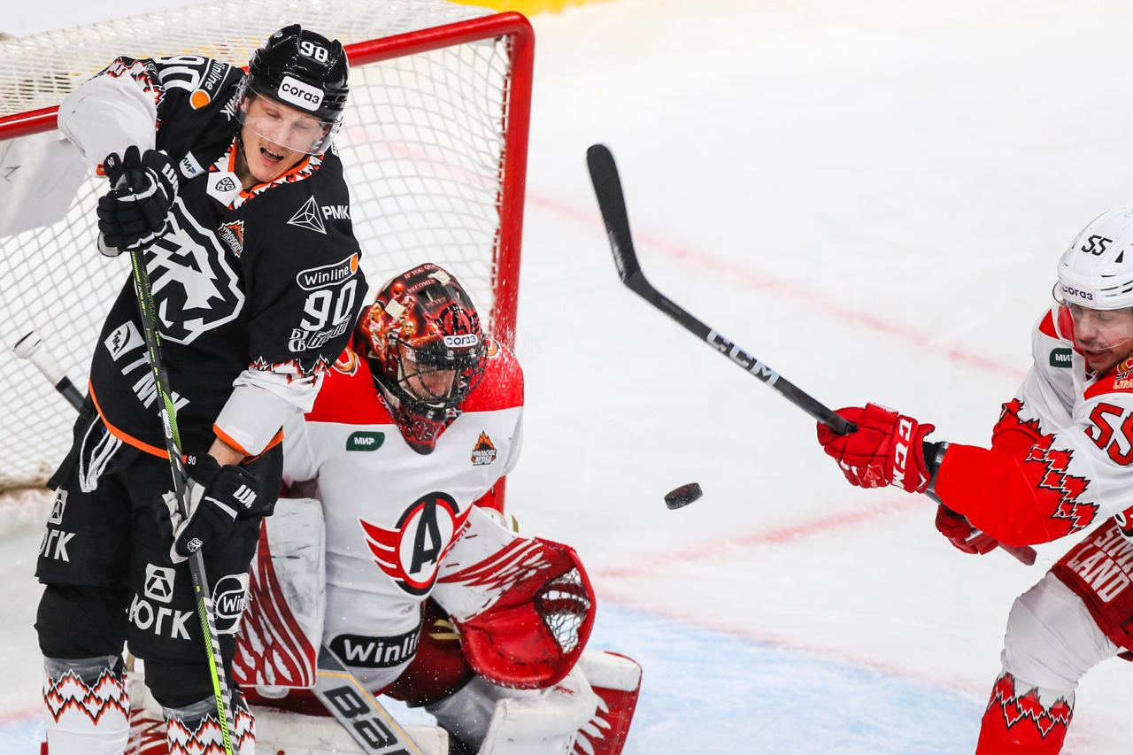 трактор автомобилист хоккей трактор автомобилист хоккей