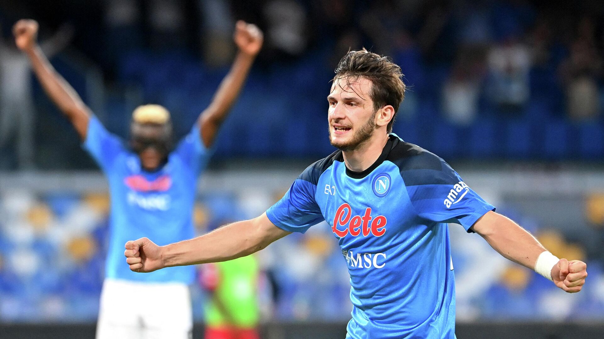 Хвича Кварацхелия получил травму связок правого колена