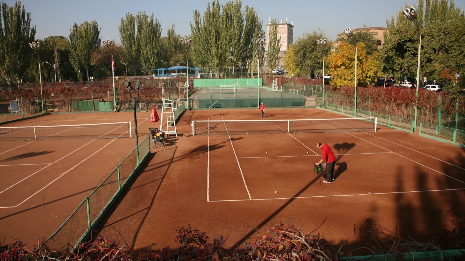 «Мэрия действует по логике «снесем и вернем парк обществу», но на деле реализует проект непонятного содержания»: директор «Арарата»