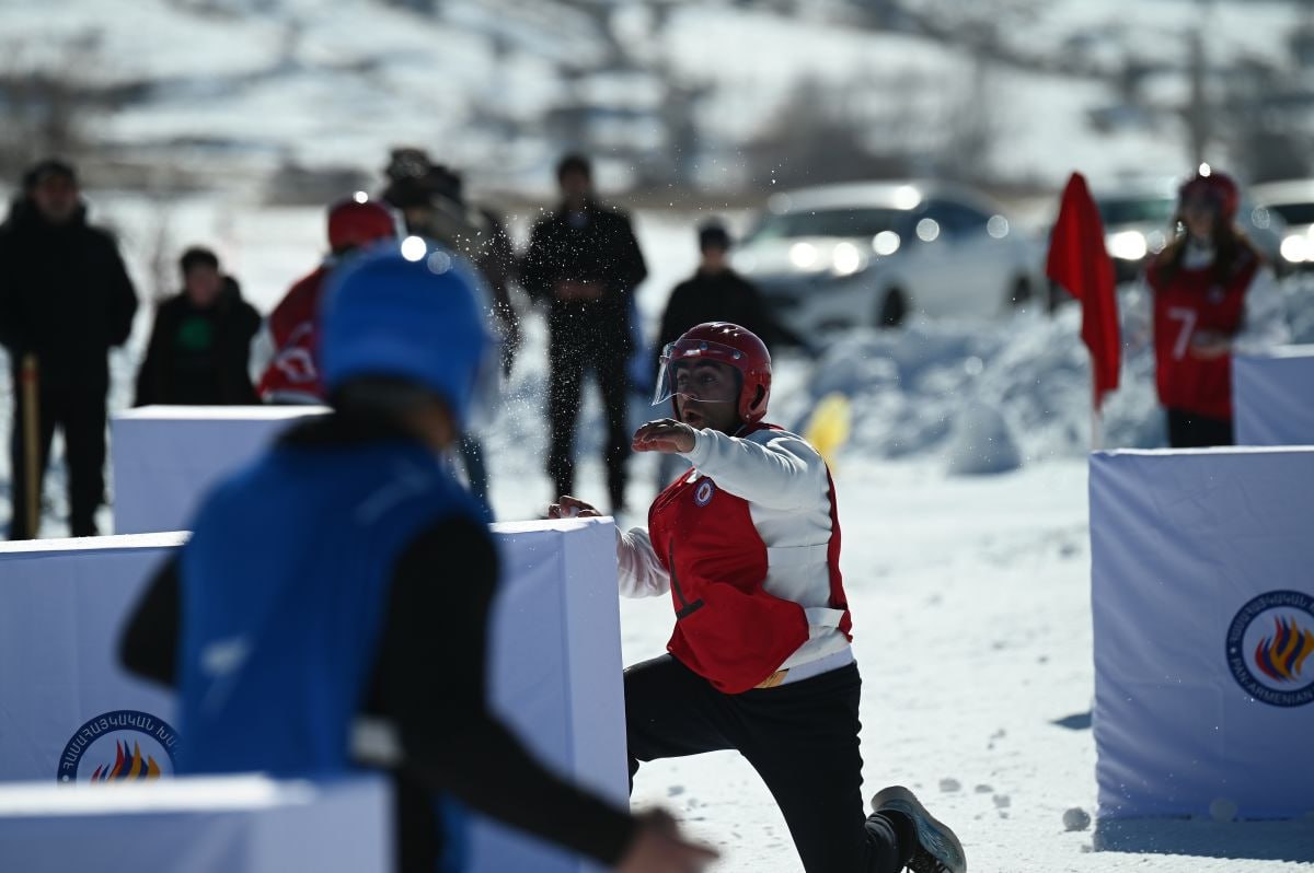 На Панармянских играх прошли соревнования по снежным боям
