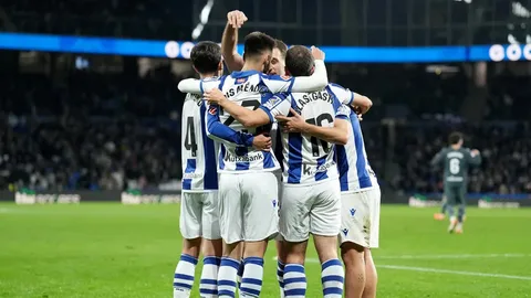 «Реал Сосьедад», «Фенербахче» и «Аякс» победили в первых стыковых матчах Лиги Европы