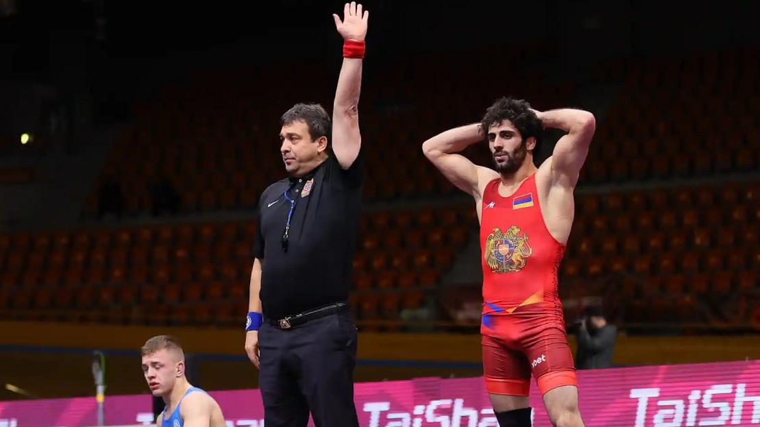 В России стартовал турнир по греко-римской борьбе