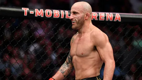 Экс-чемпион UFC Волкановски ответил, когда завершит карьеру