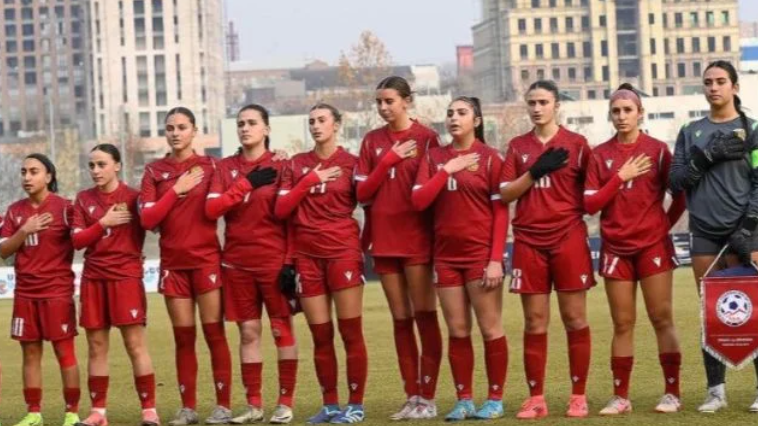 Стартовали тренировки женской сборной Армении