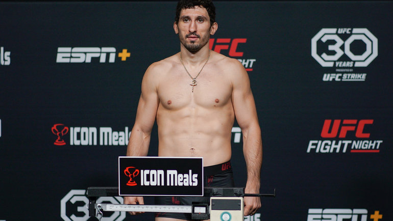 Петросян уступил Феррейре удушающим приёмом на турнире UFC 313 в Лас-Вегасе