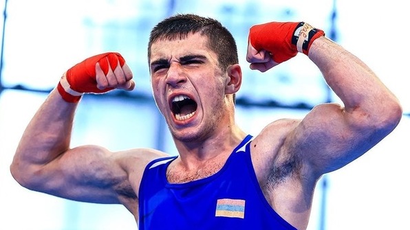 Эрик Исраелян впервые выступит на профессиональном ринге в рамках взрослого соревнования