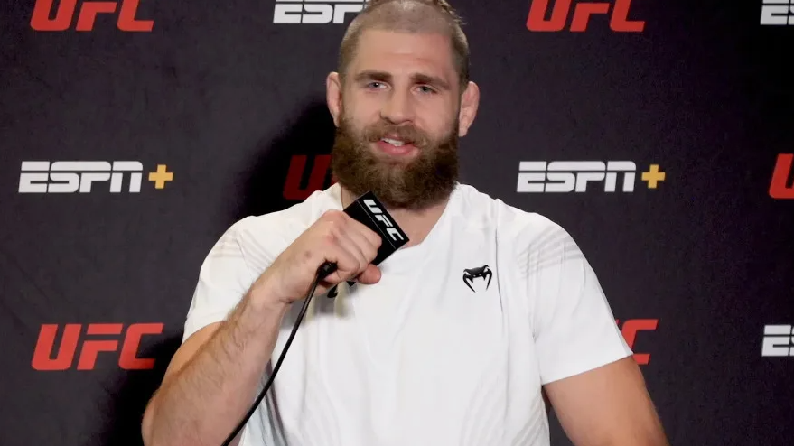 «Каждый раз я отдаю все силы в своих боях... В отличие от него»: Иржи Прохазка о Анкалаеве