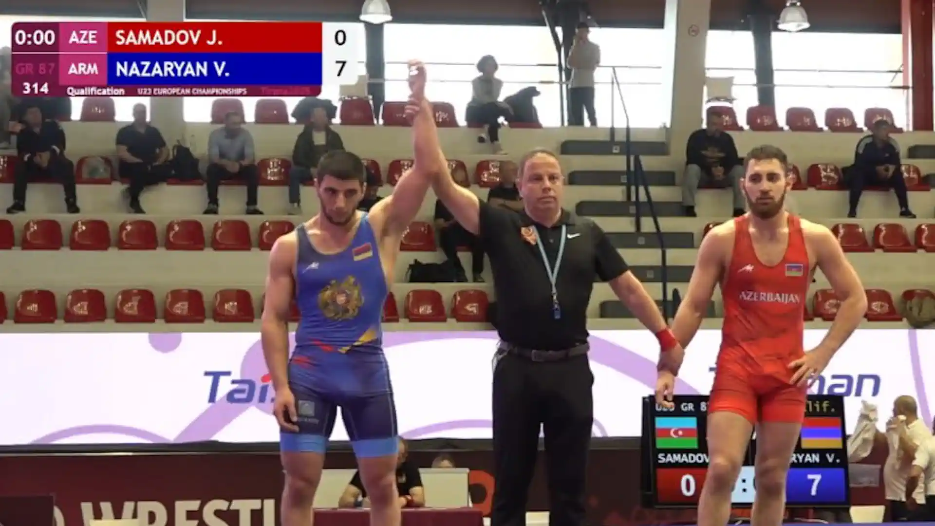 Виген Назарян уверенно победил азербайджанца на чемпионате Европы в Тиране