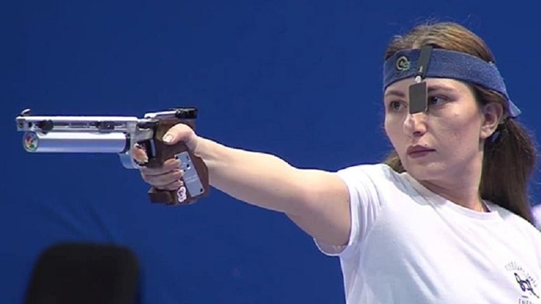 Эльмира Карапетян заработала серебро на чемпионате по пулевой стрельбе