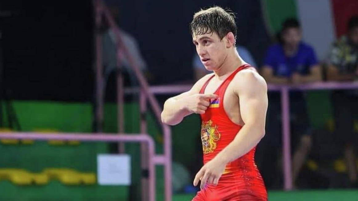 Сурен Агаджанян вышел в полуфинал ЧЕ по греко-римской борьбе