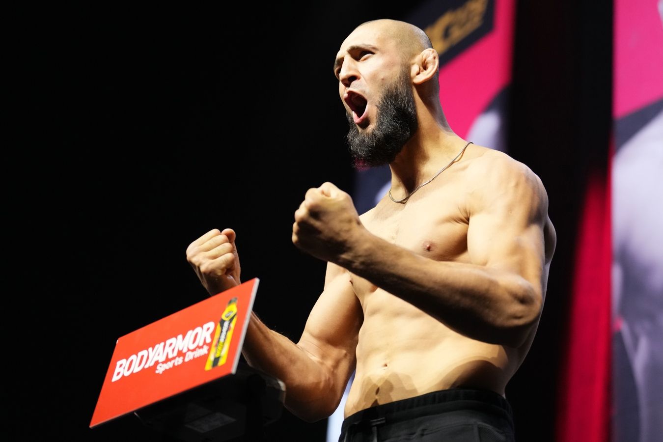 Легенда UFC Сехудо рассказал, кто нанесёт первое поражение Чимаеву