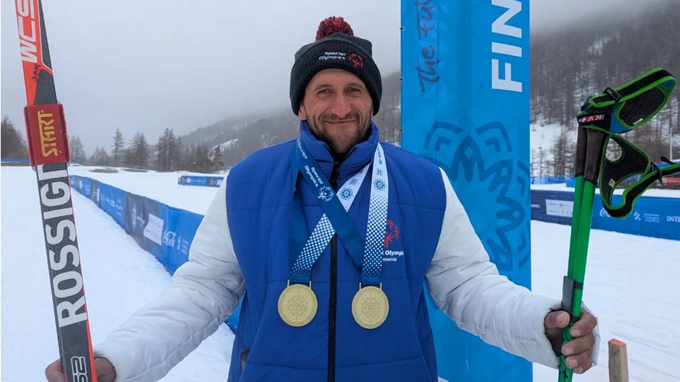 Армянский лыжник выиграл на Специальной Зимней Олимпиаде