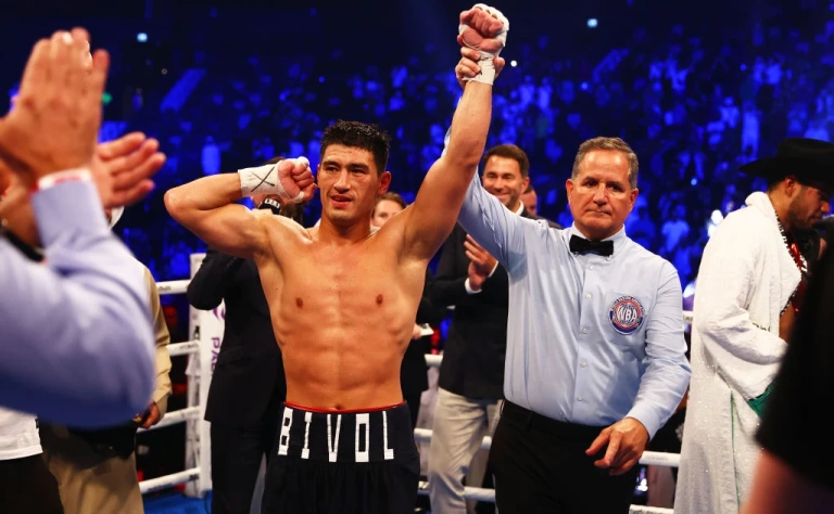 Дмитрий Бивол может перейти в первый тяжёлый вес