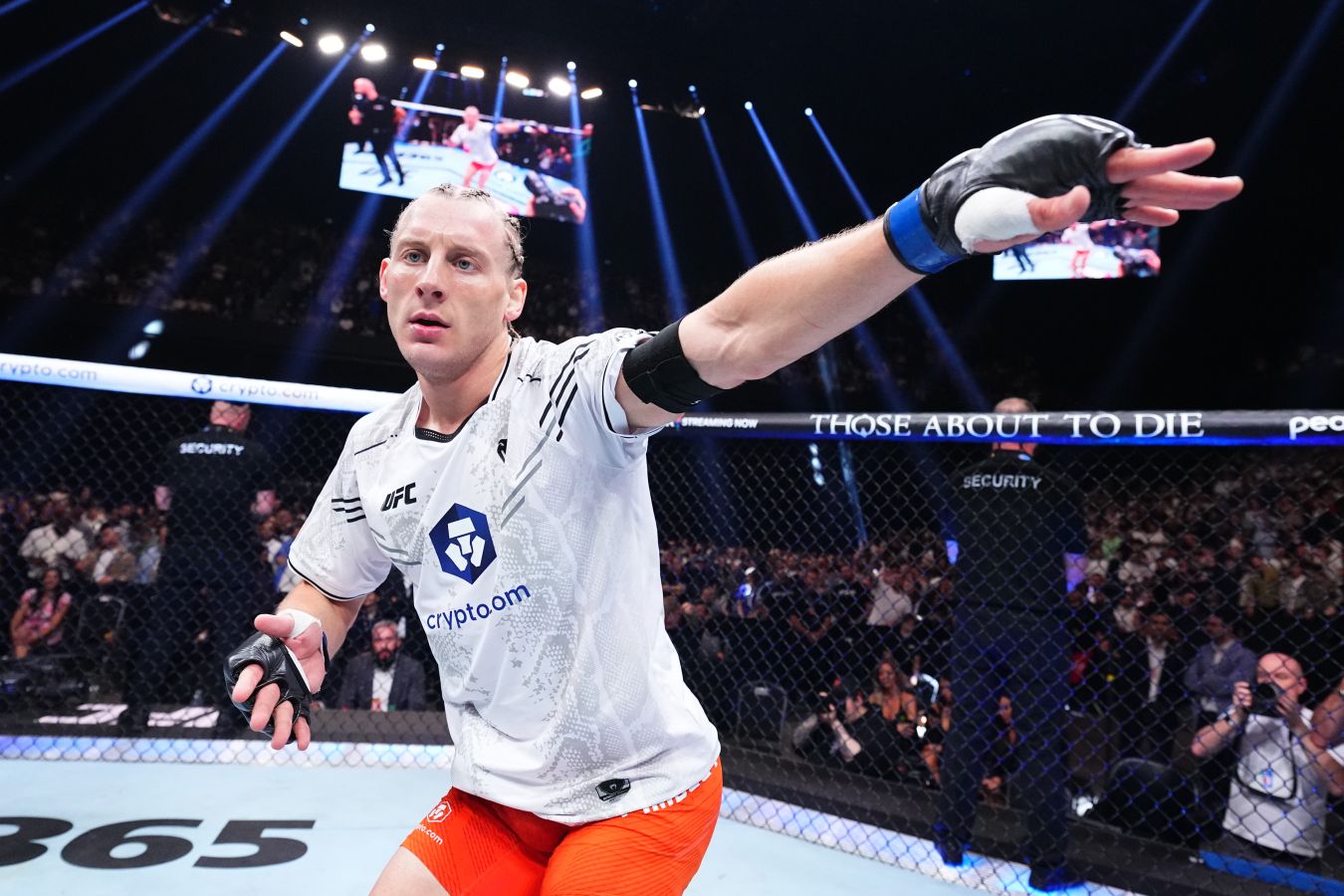 «Ты маленький пафосный мальчик». Боец UFC Пимблетт наехал на Царукяна