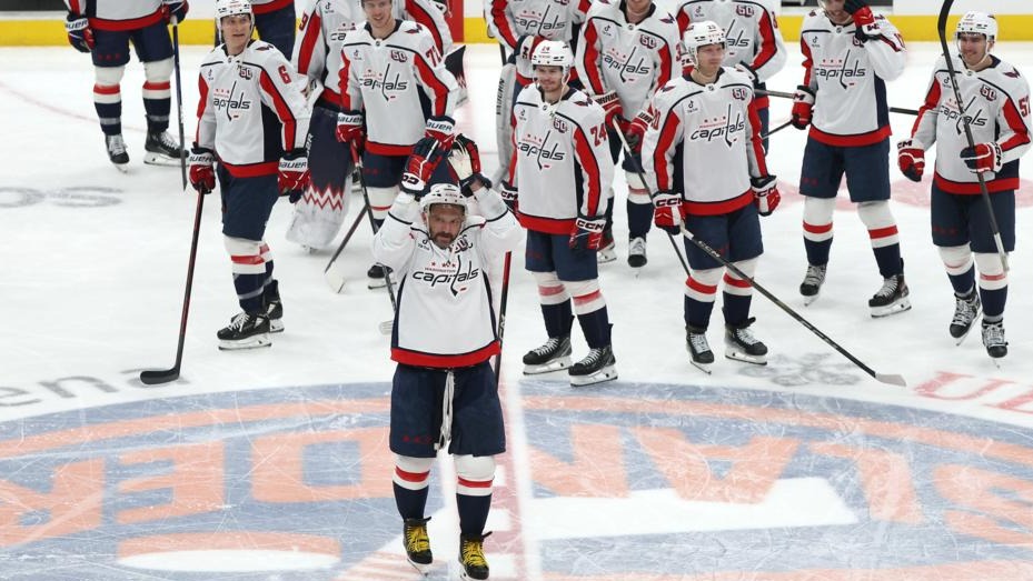 Футбольная сборная России поздравила Овечкина