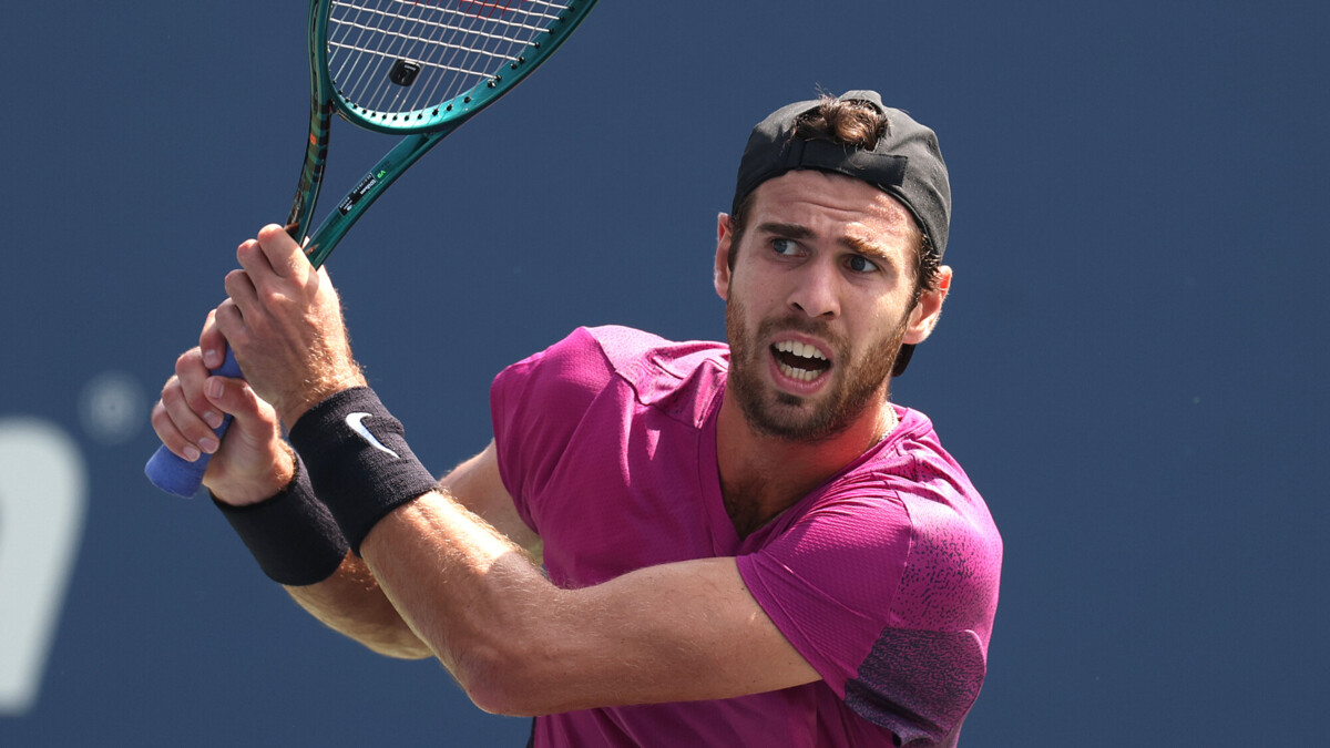 «Размышлял, стоит ли продолжать». Хачанов – о вызове врача во время матча с Медведевым