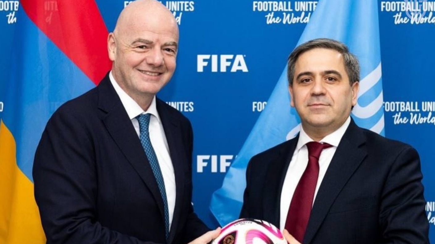 Джанни Инфантино поздравил Армена Меликбекяна