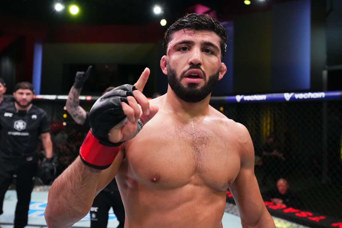 Экс-чемпион UFC Усман рассказал, с кем должен подраться Царукян