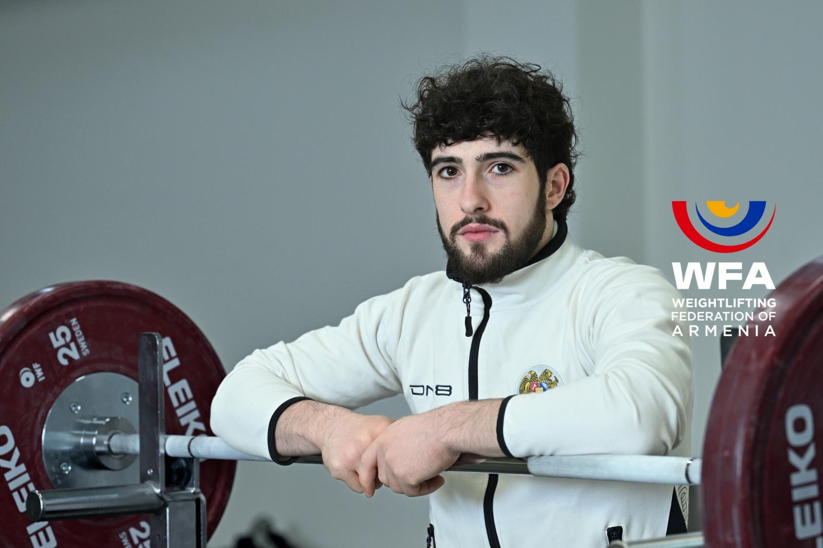 Гарник Чолакян завоевал бронзовую награду на чемпионате Европы по тяжёлой атлетике