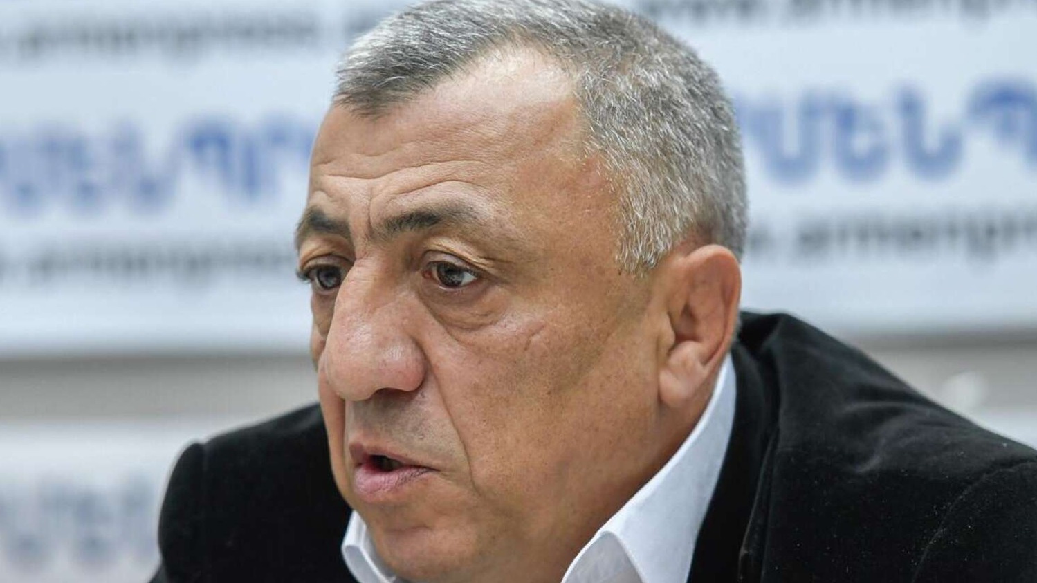 «Нам нужно провести смену поколений в команде»: главный тренер сборной