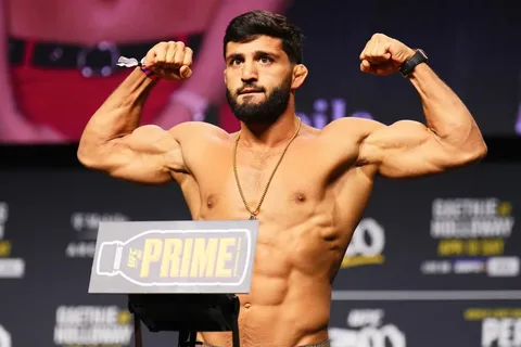 Царукян провёл тренировки с легендой UFC: «Он показал мне пару приёмов»