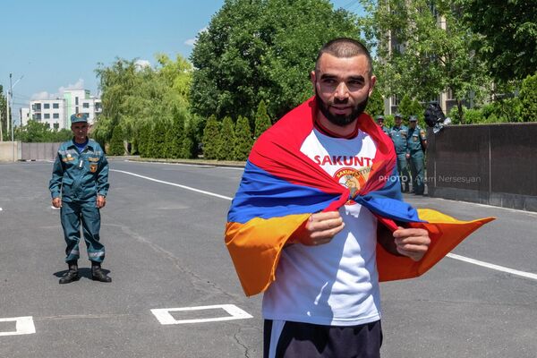 Юрий Сакунц оформил молниеносный нокаут в Таиланде