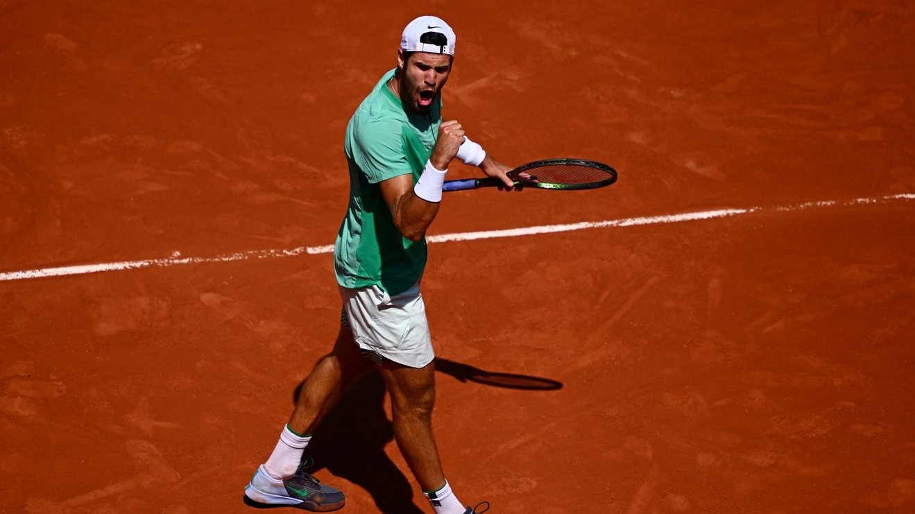 Карен Хачанов уверенно обыграл Александра Векича в первом туре «Ролан Гарроса»