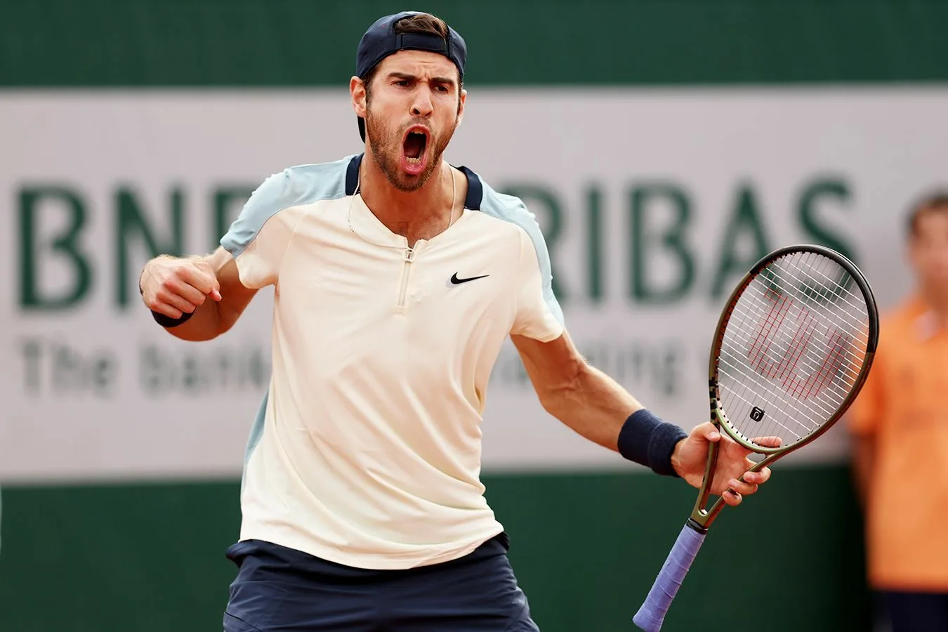 Хачанов в тяжёлом матче взял реванш у Офнера и вышел в третий круг «Ролан Гаррос»