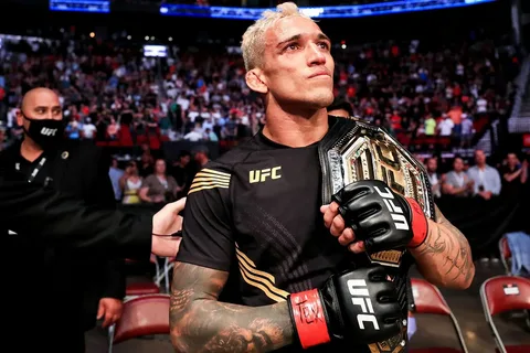 Обидчик Царукяна спрогнозировал победу Оливейры над Топурией в чемпионском бою