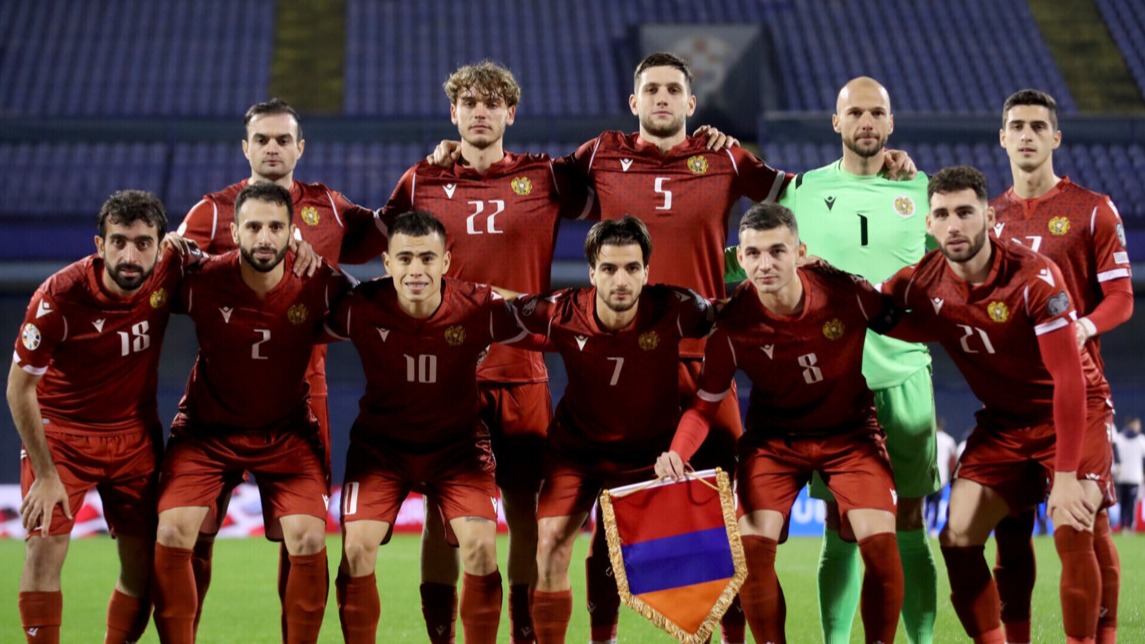 Дети из Арцаха посетили тренировку сборной Армении