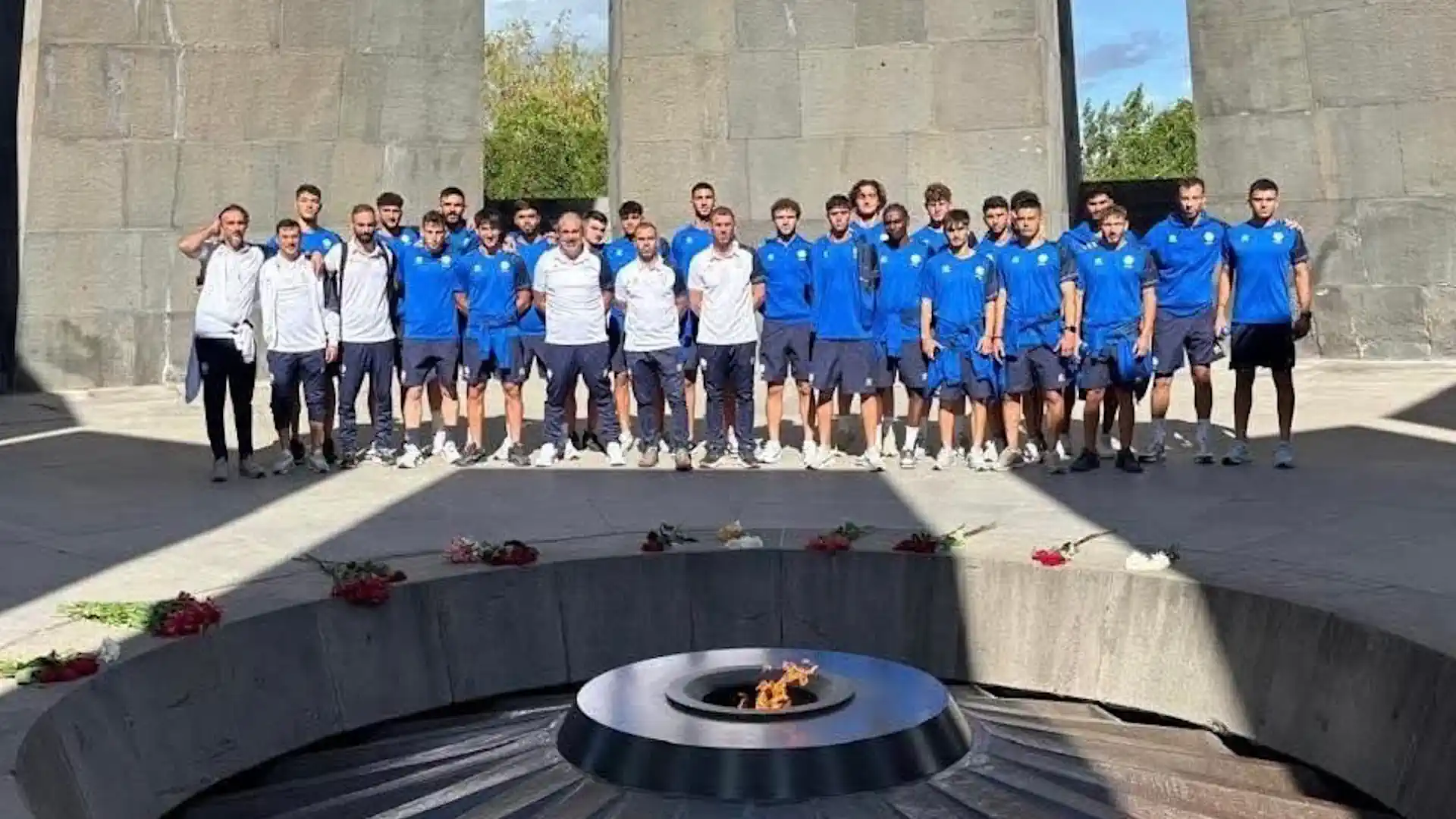 Молодёжная сборная Кипра по футболу посетила Цицернакаберд