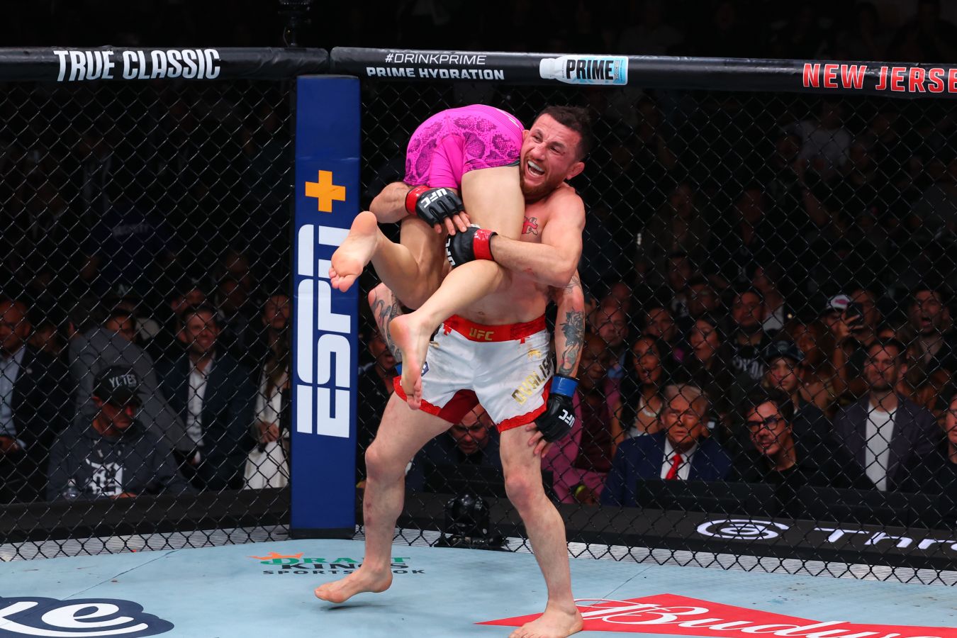 Мераб Двалишвили во второй раз победил Шона О'Мэлли и защитил чемпионский пояс