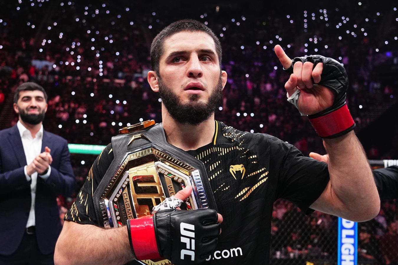 Умар Нурмагомедов раскрыл, почему в UFC попросили Махачева освободить титул в лёгком весе