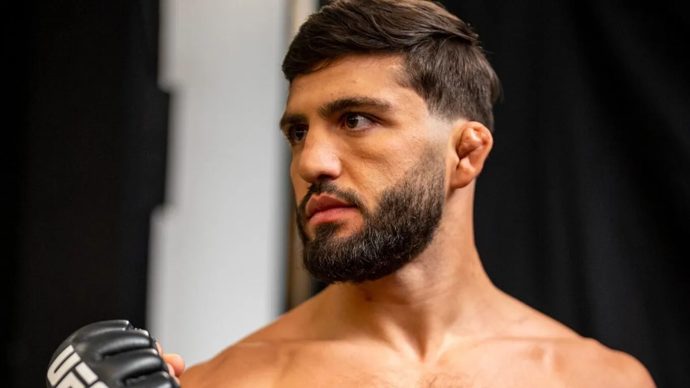 Глава UFC Уайт ответил на вопрос о шансах Царукяна получить титульный бой