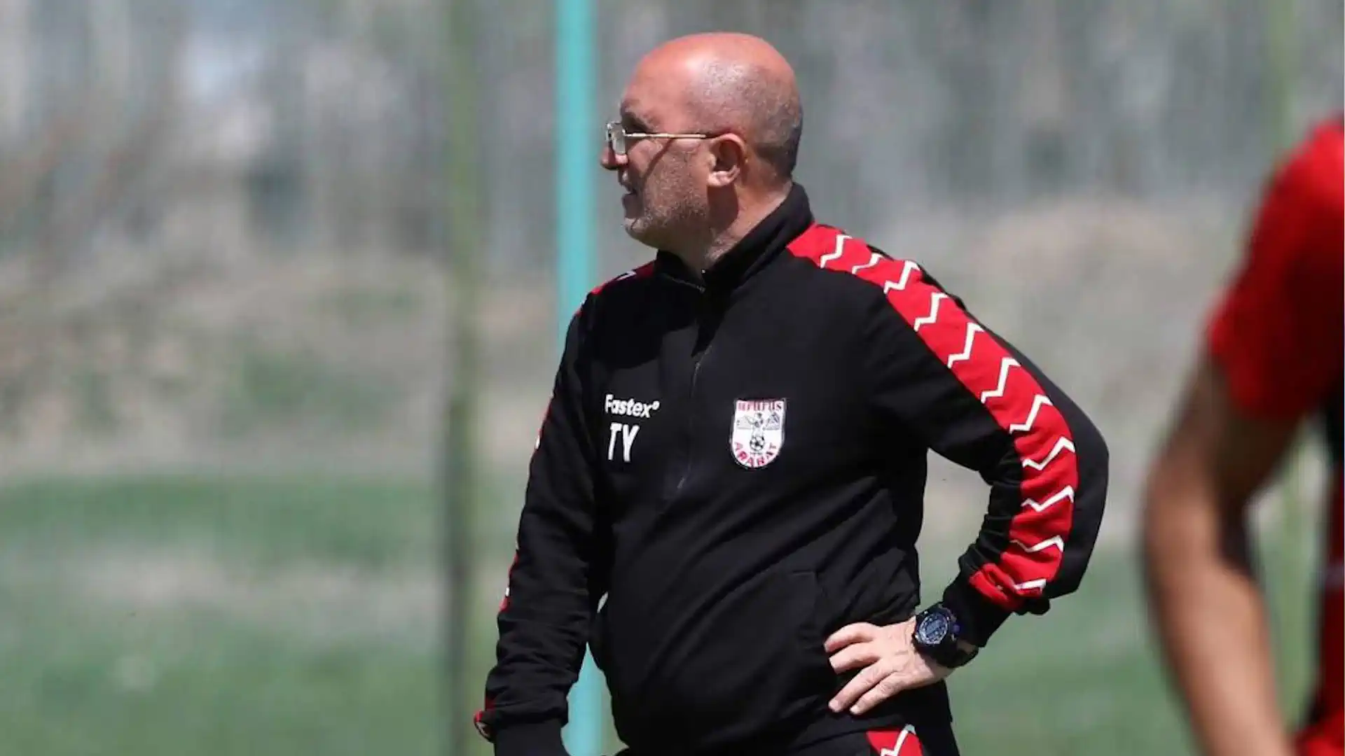 Официально: Тигран Есаян покидает пост главного тренера ереванского "Арарата"