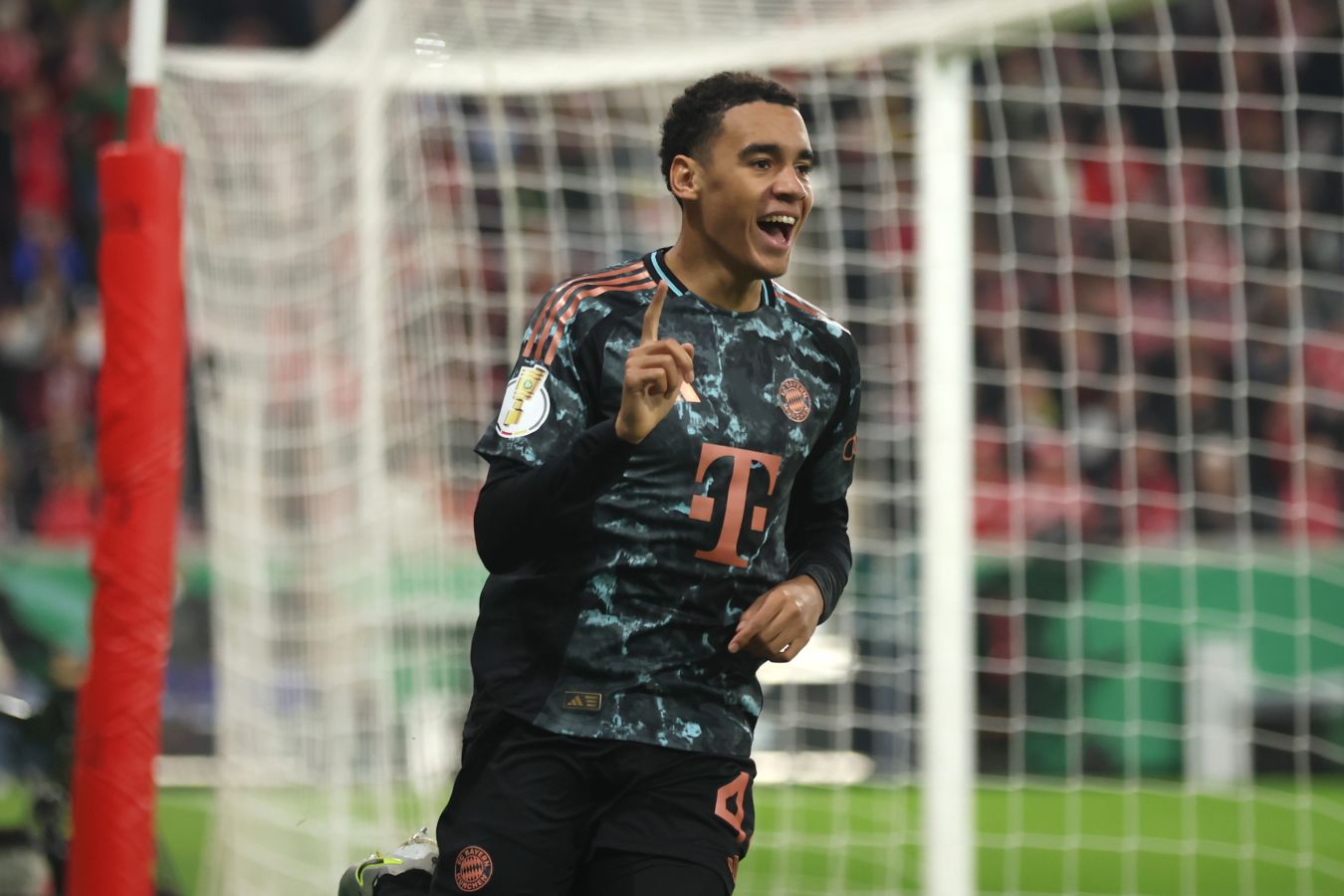 Мусиала призвал не винить Доннарумму в нанесении ему травмы: «Никто не виноват»