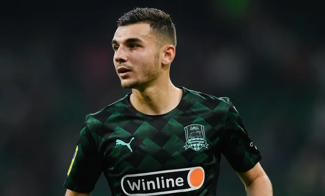 Сперцян рассказал, как реагирует на информацию о своём переезде в Европу