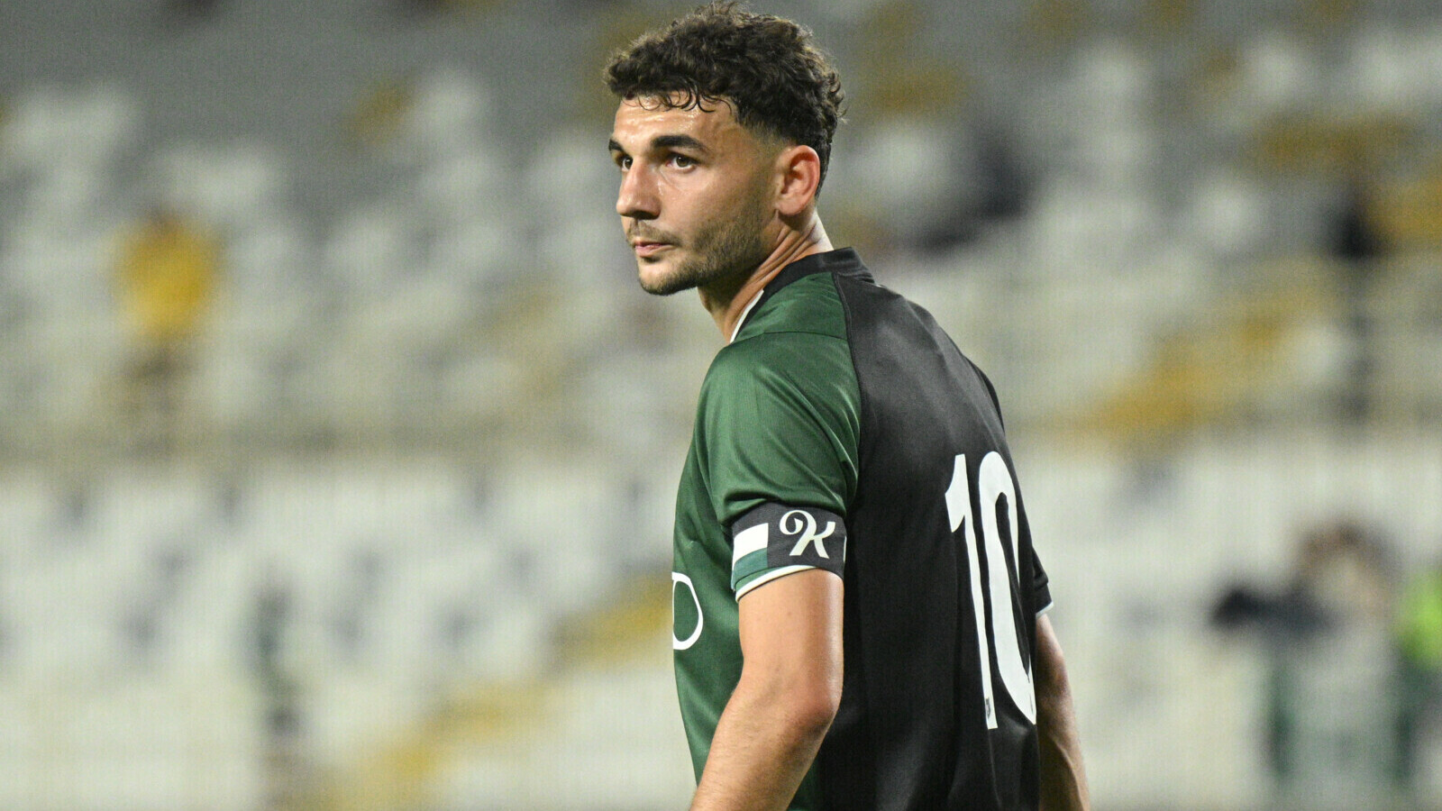 Армянин готовится выступать в Англии