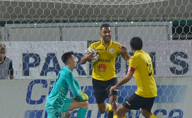 Алашкерт возглавляет турнирную таблицу чемпионата