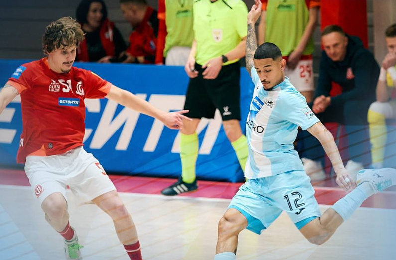 Дубль Микаэла Гандиляна помог «ИрАэро» победить «Сибиряк»