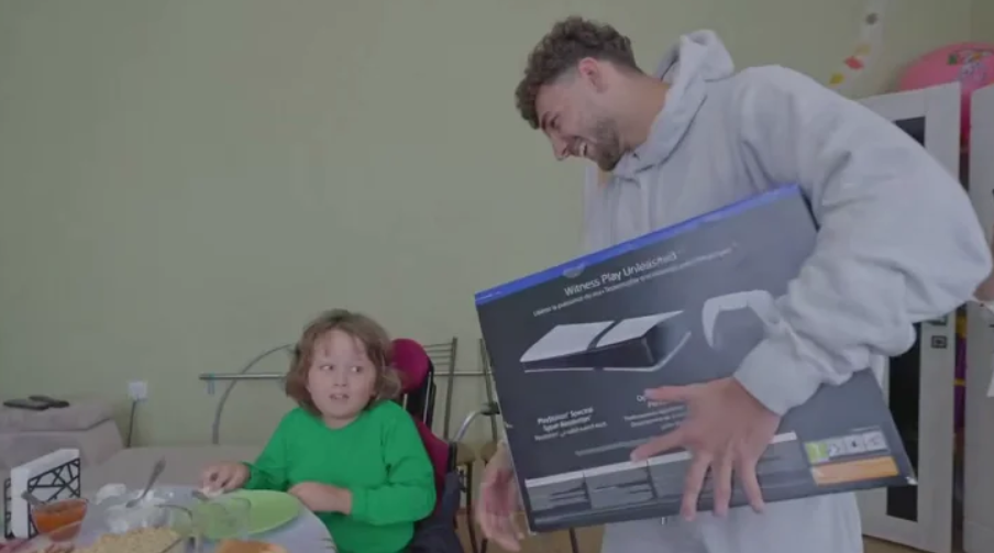 Эдуард Сперцян исполнил новогоднее желание маленького болельщика