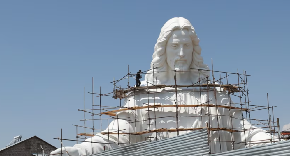 Конор Макгрегор отреагировал на строительство самой большой статуи Христа в Армении